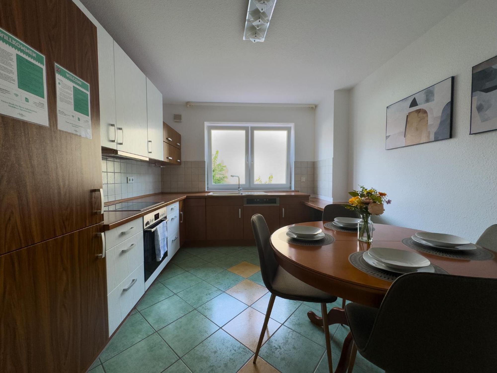 110Qm - 4 Zimmer - Privat Parkplatz - Zentral - Balkon - Mallibase Apartments Kassel Ngoại thất bức ảnh