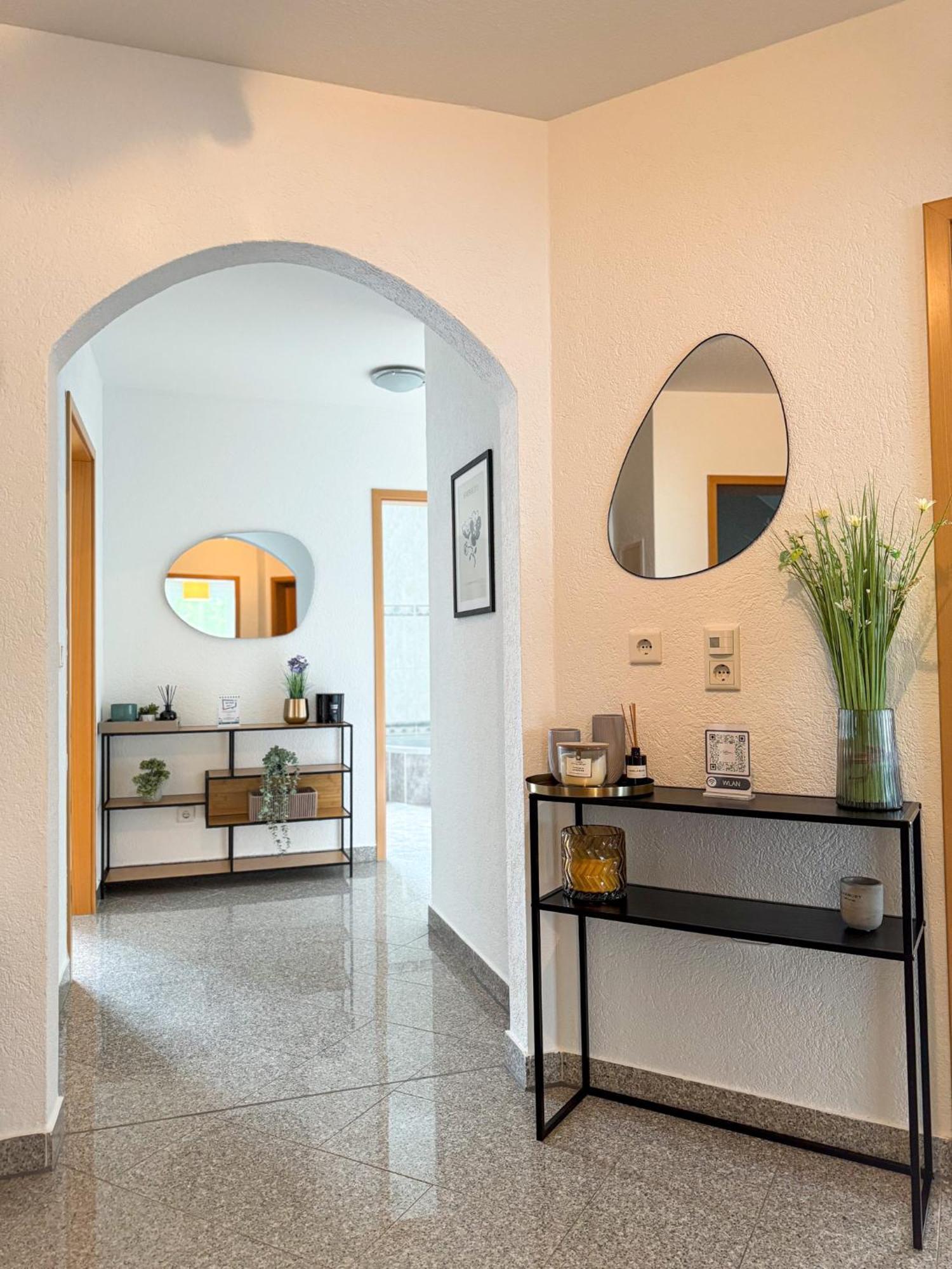 110Qm - 4 Zimmer - Privat Parkplatz - Zentral - Balkon - Mallibase Apartments Kassel Ngoại thất bức ảnh