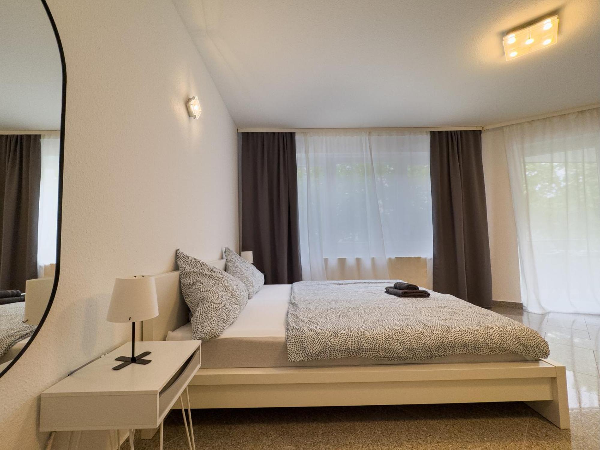 110Qm - 4 Zimmer - Privat Parkplatz - Zentral - Balkon - Mallibase Apartments Kassel Ngoại thất bức ảnh